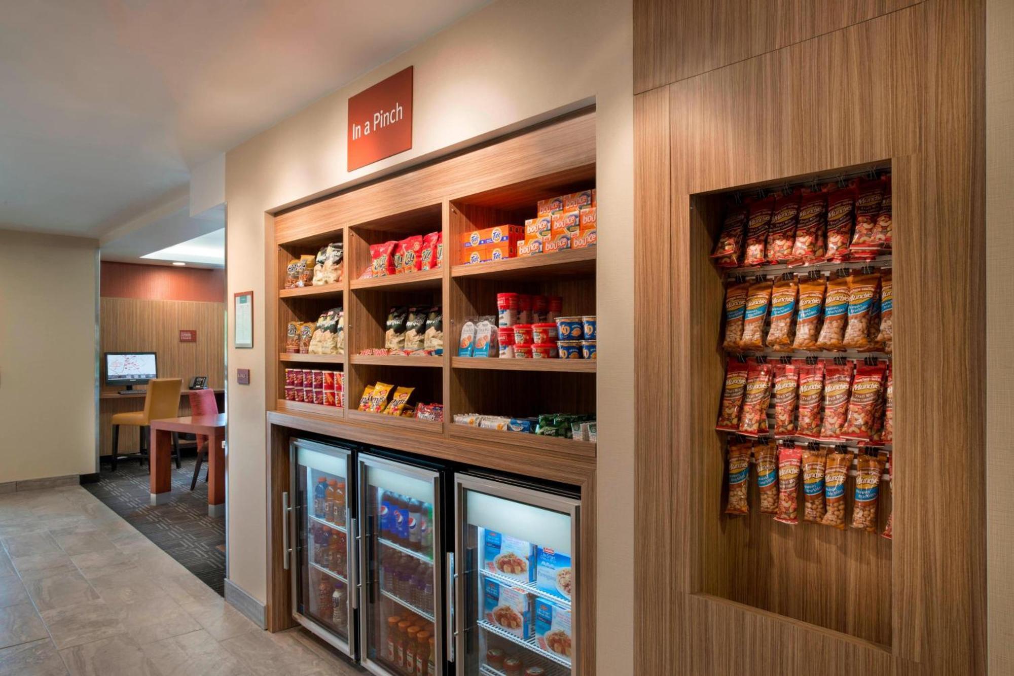 Towneplace Suites By Marriott Ottawa Kanata Bagian luar foto